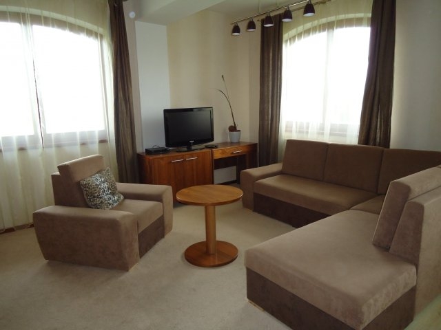 ea1e4bcb0976786c7623a7c3bbf4ef61.jpg