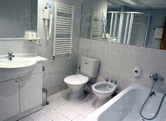 9752f19a00b17e4b7f3a99ebf544e588.jpg