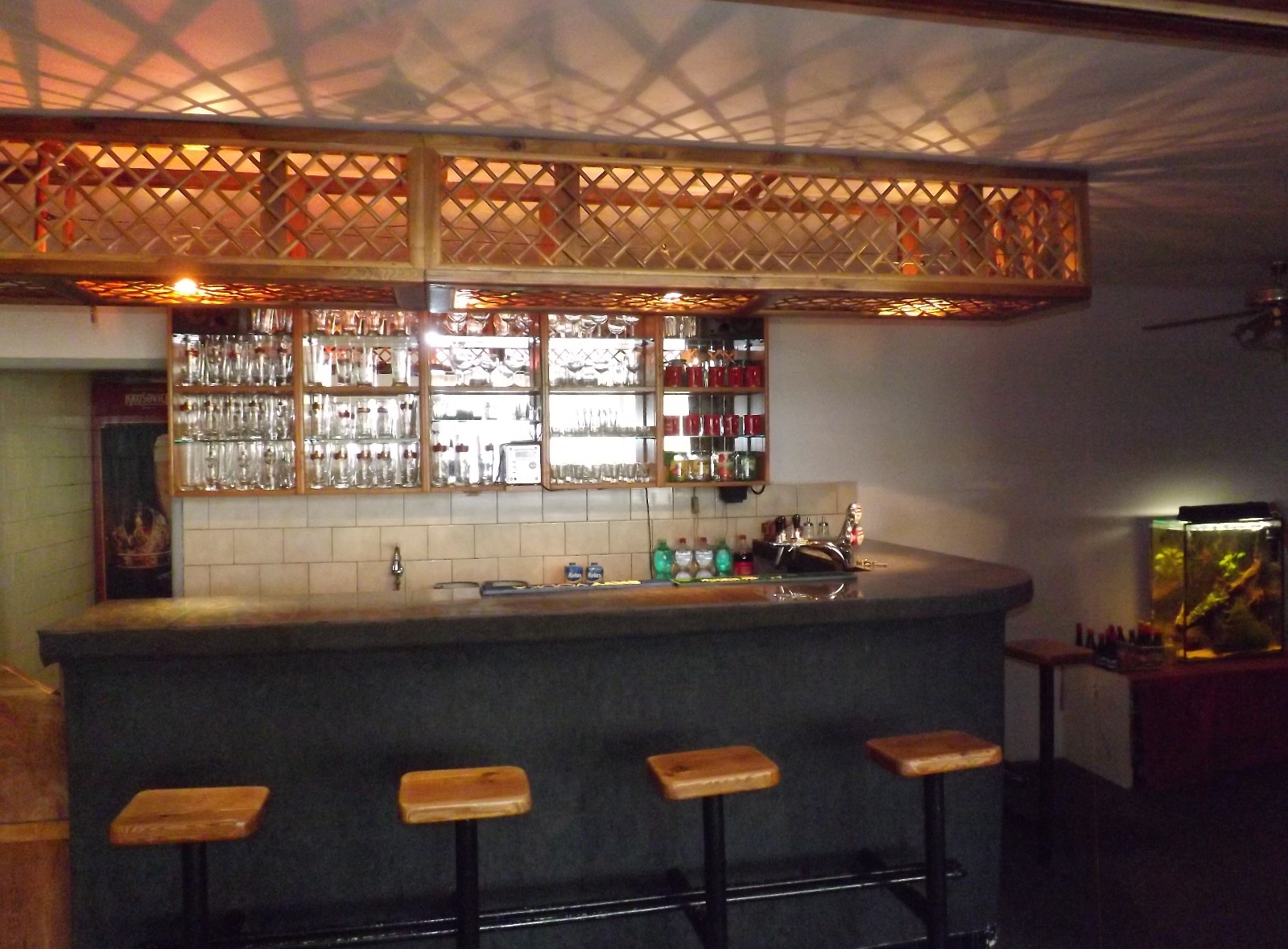 013-bar.JPG