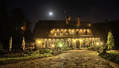 30-hotel_budova_večer.jpg